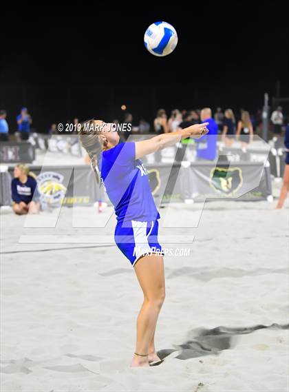 Thumbnail 2 in Xavier College Prep vs. Perry  (AIA D1 Championship) photogallery.