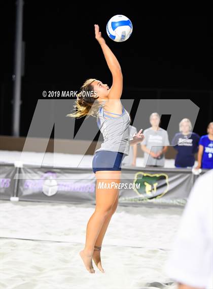 Thumbnail 2 in Xavier College Prep vs. Perry  (AIA D1 Championship) photogallery.