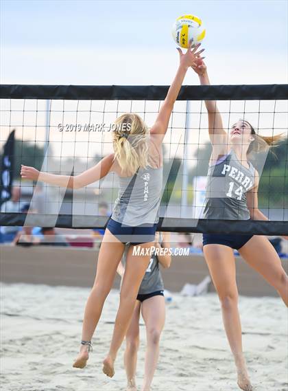 Thumbnail 3 in Xavier College Prep vs. Perry  (AIA D1 Championship) photogallery.