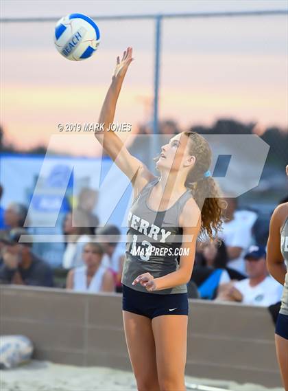 Thumbnail 2 in Xavier College Prep vs. Perry  (AIA D1 Championship) photogallery.