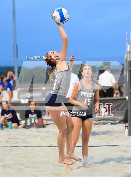 Thumbnail 1 in Xavier College Prep vs. Perry  (AIA D1 Championship) photogallery.