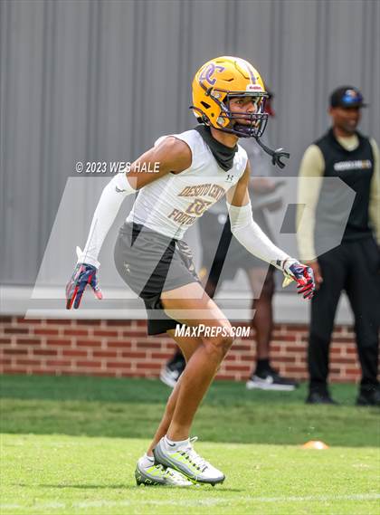 Thumbnail 1 in Horn Lake vs DeSoto Central (U of Memphis 7v7) photogallery.