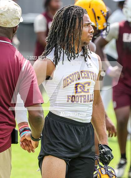 Thumbnail 2 in Horn Lake vs DeSoto Central (U of Memphis 7v7) photogallery.