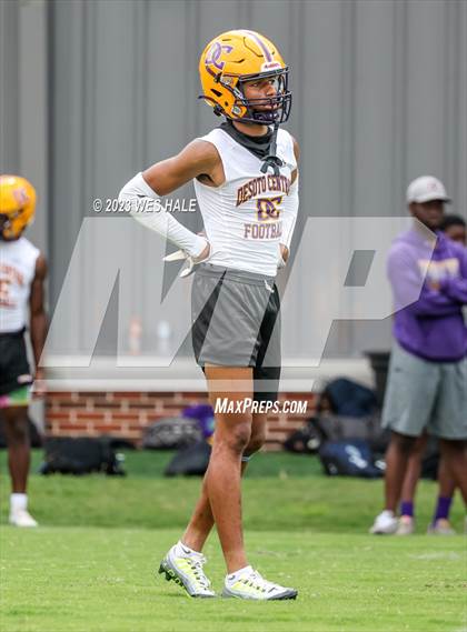 Thumbnail 2 in Horn Lake vs DeSoto Central (U of Memphis 7v7) photogallery.