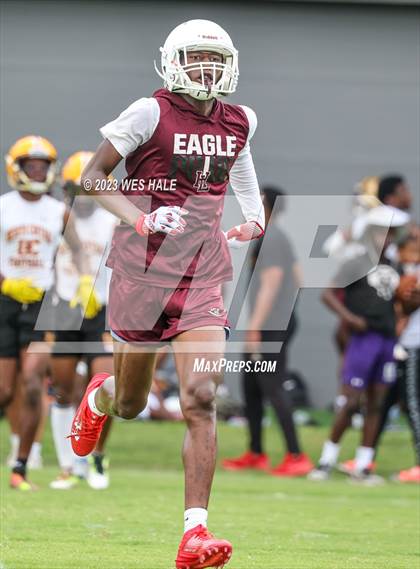 Thumbnail 3 in Horn Lake vs DeSoto Central (U of Memphis 7v7) photogallery.