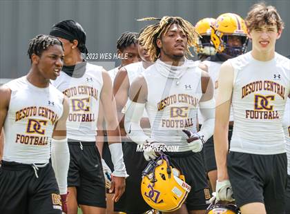Thumbnail 3 in Horn Lake vs DeSoto Central (U of Memphis 7v7) photogallery.