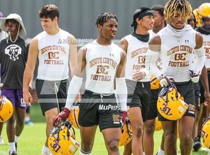 Thumbnail 2 in Horn Lake vs DeSoto Central (U of Memphis 7v7) photogallery.