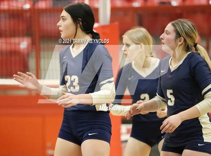 Thumbnail 3 in Perrin-Whitt vs Electra photogallery.