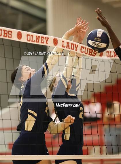 Thumbnail 2 in Perrin-Whitt vs Electra photogallery.