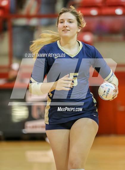Thumbnail 3 in Perrin-Whitt vs Electra photogallery.