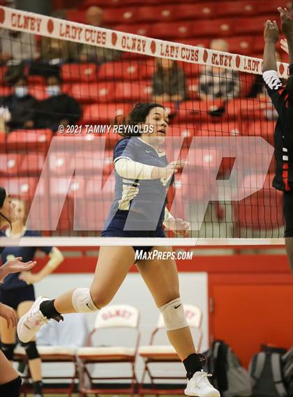 Thumbnail 3 in Perrin-Whitt vs Electra photogallery.