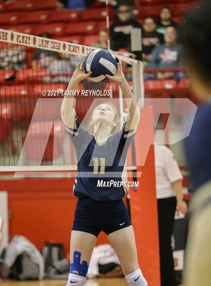 Thumbnail 3 in Perrin-Whitt vs Electra photogallery.