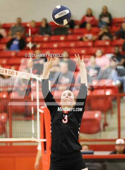Thumbnail 1 in Perrin-Whitt vs Electra photogallery.