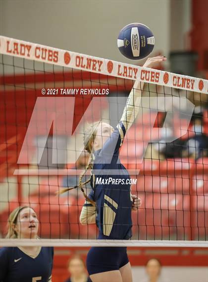 Thumbnail 2 in Perrin-Whitt vs Electra photogallery.