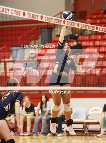 Thumbnail 1 in Perrin-Whitt vs Electra photogallery.