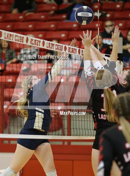 Thumbnail 2 in Perrin-Whitt vs Electra photogallery.