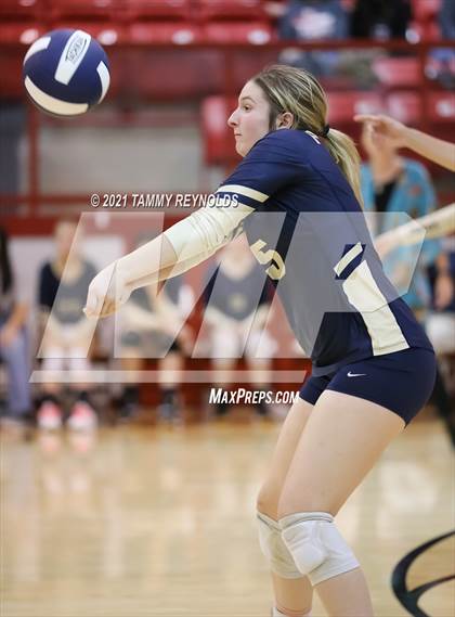 Thumbnail 2 in Perrin-Whitt vs Electra photogallery.