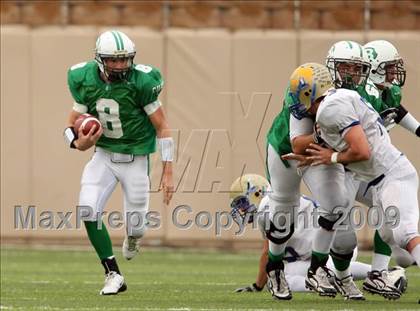 Thumbnail 3 in Tivy vs. Brenham (Texas 4A Semifinal) photogallery.