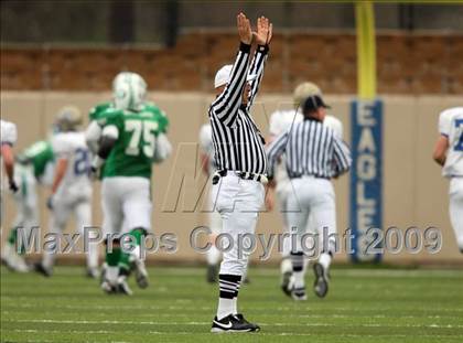 Thumbnail 3 in Tivy vs. Brenham (Texas 4A Semifinal) photogallery.