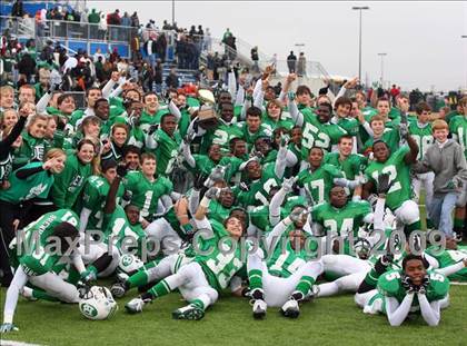 Thumbnail 1 in Tivy vs. Brenham (Texas 4A Semifinal) photogallery.