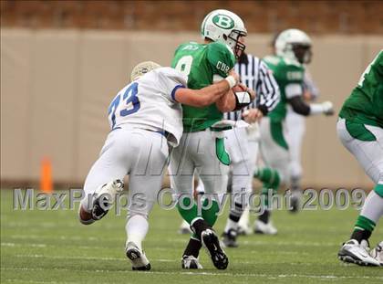 Thumbnail 2 in Tivy vs. Brenham (Texas 4A Semifinal) photogallery.