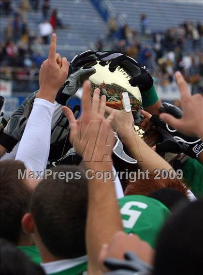 Thumbnail 1 in Tivy vs. Brenham (Texas 4A Semifinal) photogallery.