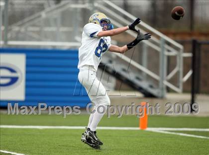 Thumbnail 2 in Tivy vs. Brenham (Texas 4A Semifinal) photogallery.