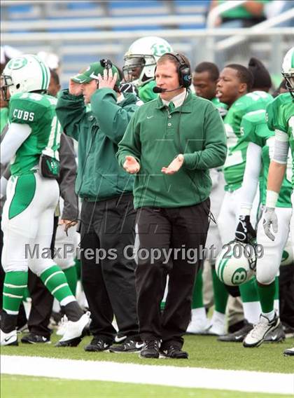 Thumbnail 1 in Tivy vs. Brenham (Texas 4A Semifinal) photogallery.