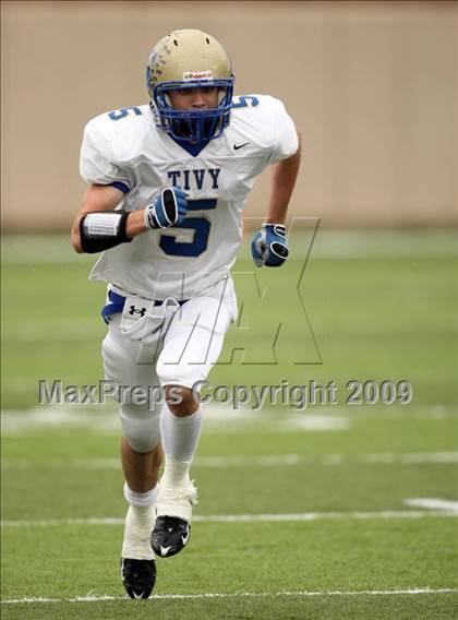 Thumbnail 3 in Tivy vs. Brenham (Texas 4A Semifinal) photogallery.