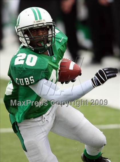 Thumbnail 1 in Tivy vs. Brenham (Texas 4A Semifinal) photogallery.