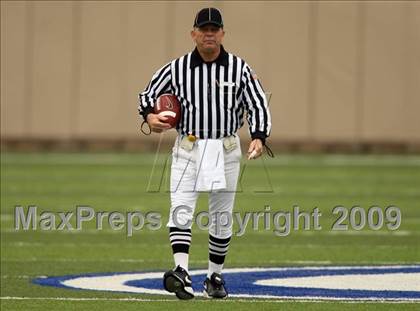 Thumbnail 2 in Tivy vs. Brenham (Texas 4A Semifinal) photogallery.