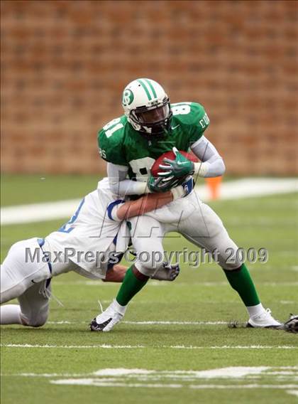 Thumbnail 1 in Tivy vs. Brenham (Texas 4A Semifinal) photogallery.