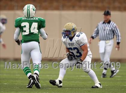 Thumbnail 1 in Tivy vs. Brenham (Texas 4A Semifinal) photogallery.