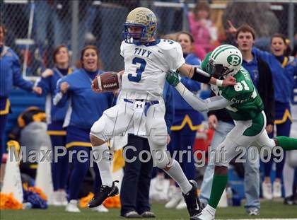 Thumbnail 2 in Tivy vs. Brenham (Texas 4A Semifinal) photogallery.