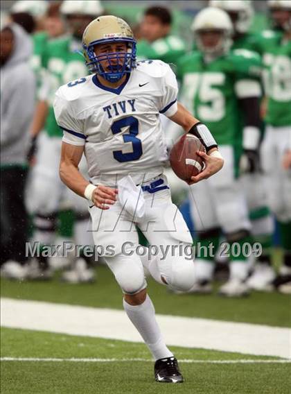 Thumbnail 1 in Tivy vs. Brenham (Texas 4A Semifinal) photogallery.