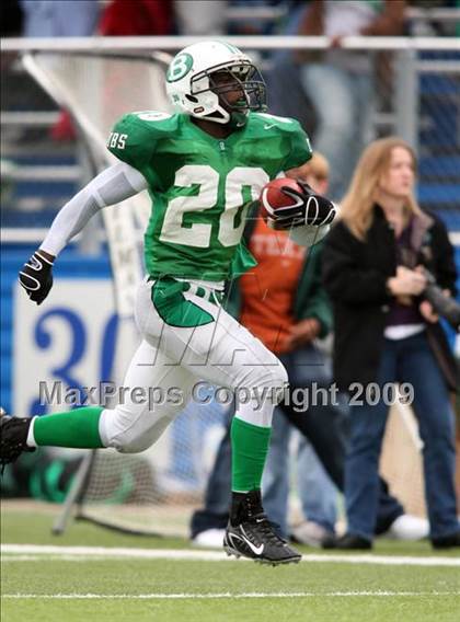 Thumbnail 2 in Tivy vs. Brenham (Texas 4A Semifinal) photogallery.
