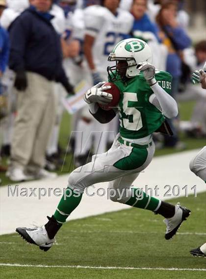 Thumbnail 1 in Tivy vs. Brenham (Texas 4A Semifinal) photogallery.