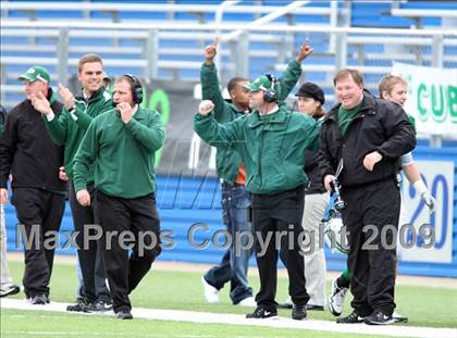 Thumbnail 1 in Tivy vs. Brenham (Texas 4A Semifinal) photogallery.