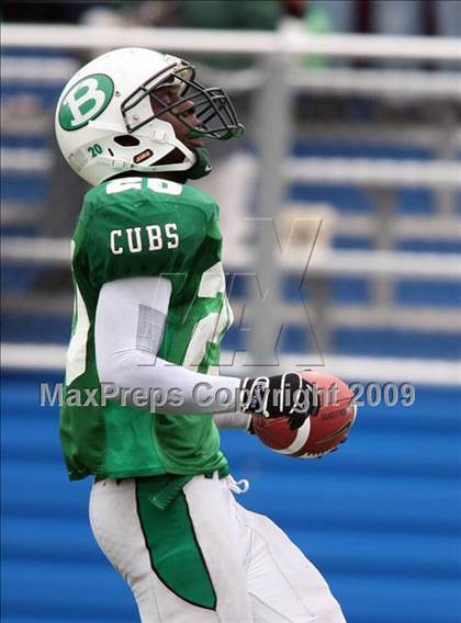 Thumbnail 2 in Tivy vs. Brenham (Texas 4A Semifinal) photogallery.