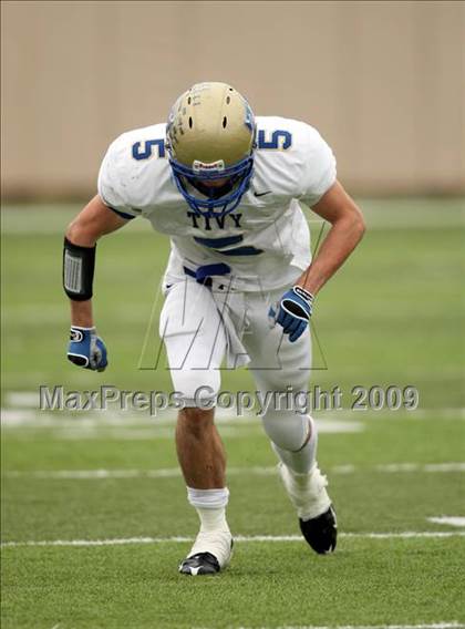 Thumbnail 3 in Tivy vs. Brenham (Texas 4A Semifinal) photogallery.