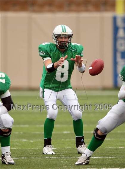 Thumbnail 2 in Tivy vs. Brenham (Texas 4A Semifinal) photogallery.
