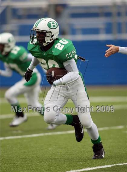 Thumbnail 1 in Tivy vs. Brenham (Texas 4A Semifinal) photogallery.