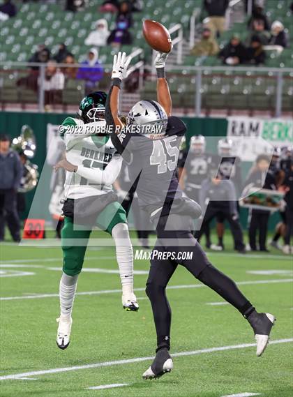 Thumbnail 1 in Martin vs. Berkner (UIL 6A DI Bi-District) photogallery.