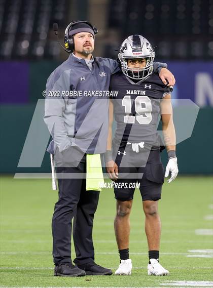 Thumbnail 1 in Martin vs. Berkner (UIL 6A DI Bi-District) photogallery.