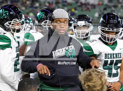 Thumbnail 2 in Martin vs. Berkner (UIL 6A DI Bi-District) photogallery.