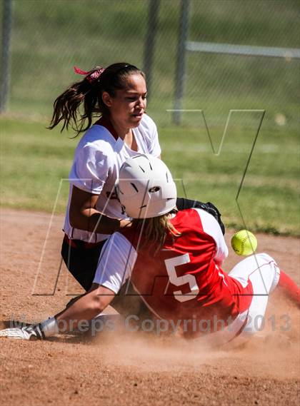 Thumbnail 3 in Boyd vs. Horn (UIL 5A Area Playoff) photogallery.