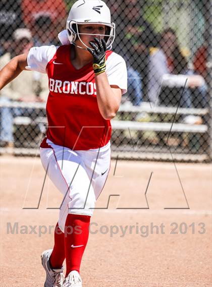Thumbnail 3 in Boyd vs. Horn (UIL 5A Area Playoff) photogallery.