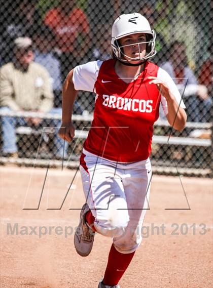 Thumbnail 1 in Boyd vs. Horn (UIL 5A Area Playoff) photogallery.