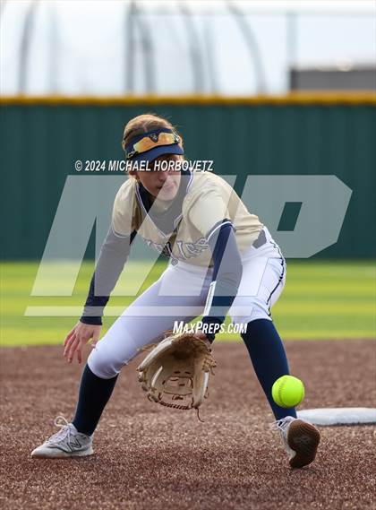 Thumbnail 1 in Allen vs. Keller (Forney Tournament) photogallery.