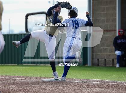 Thumbnail 3 in Allen vs. Keller (Forney Tournament) photogallery.